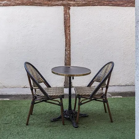Apartment Champagne En Terrasse - Elegant Et Discret *
