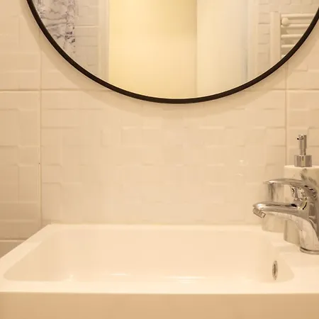 Champagne En Terrasse - Elegant Et Discret