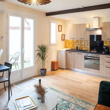 Champagne En Terrasse - Elégant Et Discret * Troyes