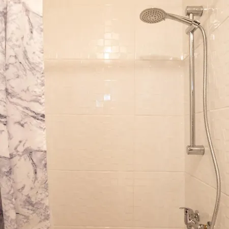 Champagne En Terrasse - Elégant Et Discret Troyes