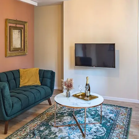 Champagne En Terrasse - Elégant Et Discret Appartement *