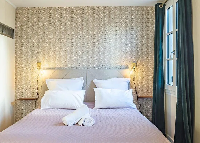 Champagne En Terrasse - Elegant Et Discret * Troyes