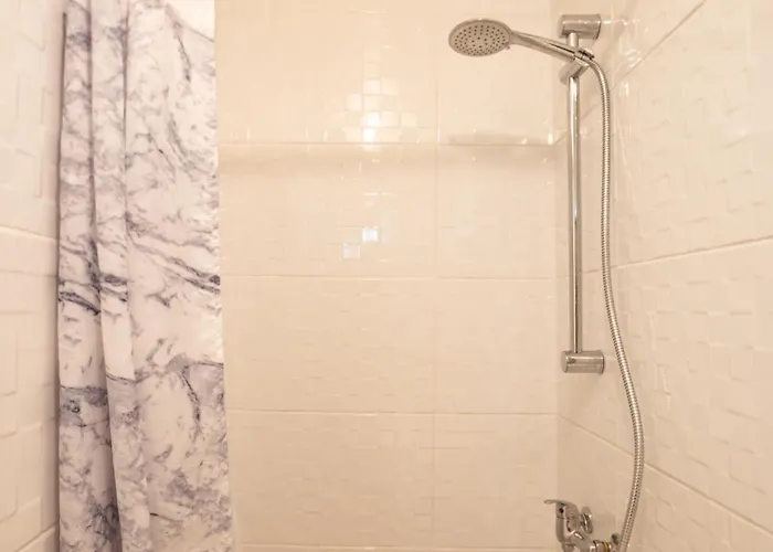 Champagne En Terrasse - Elegant Et Discret Troyes